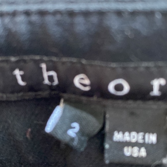 Theory high waisted pants with ankle zippers. Size 2.
C - Picture 7 of 16